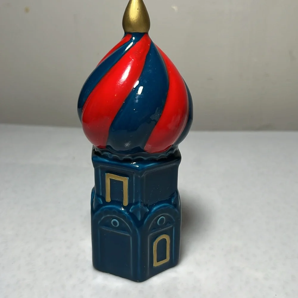 Ceramic and Hand Painted Figurine Gold Trim - Picture 2 of 6